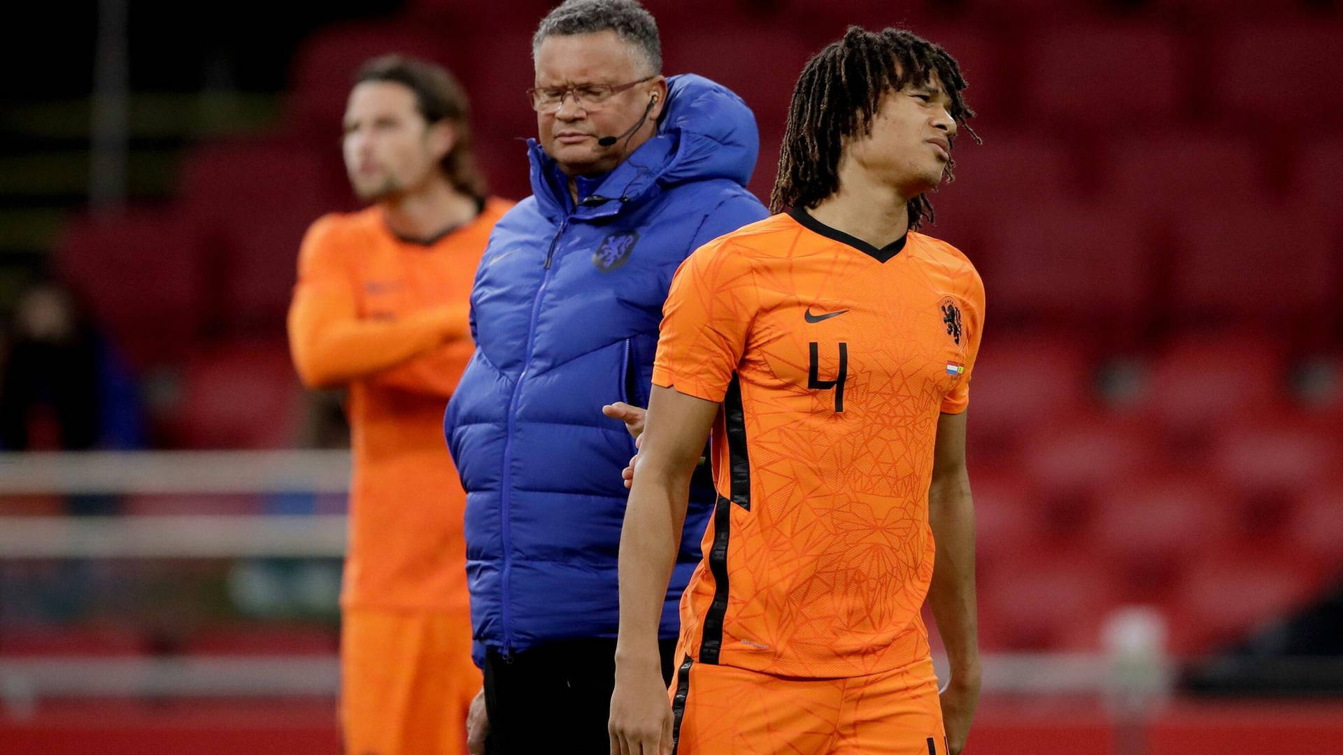 Nathan Ake Exiting Game After Injury Background