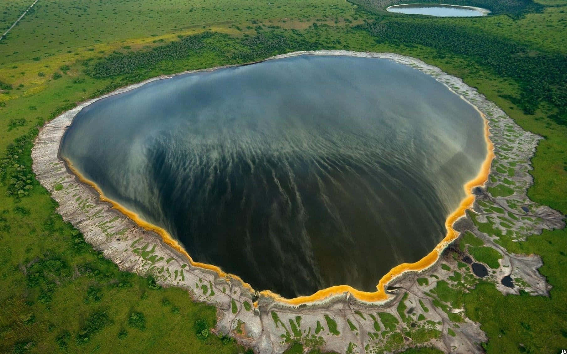 National Geographic Desktop Big Hole Background