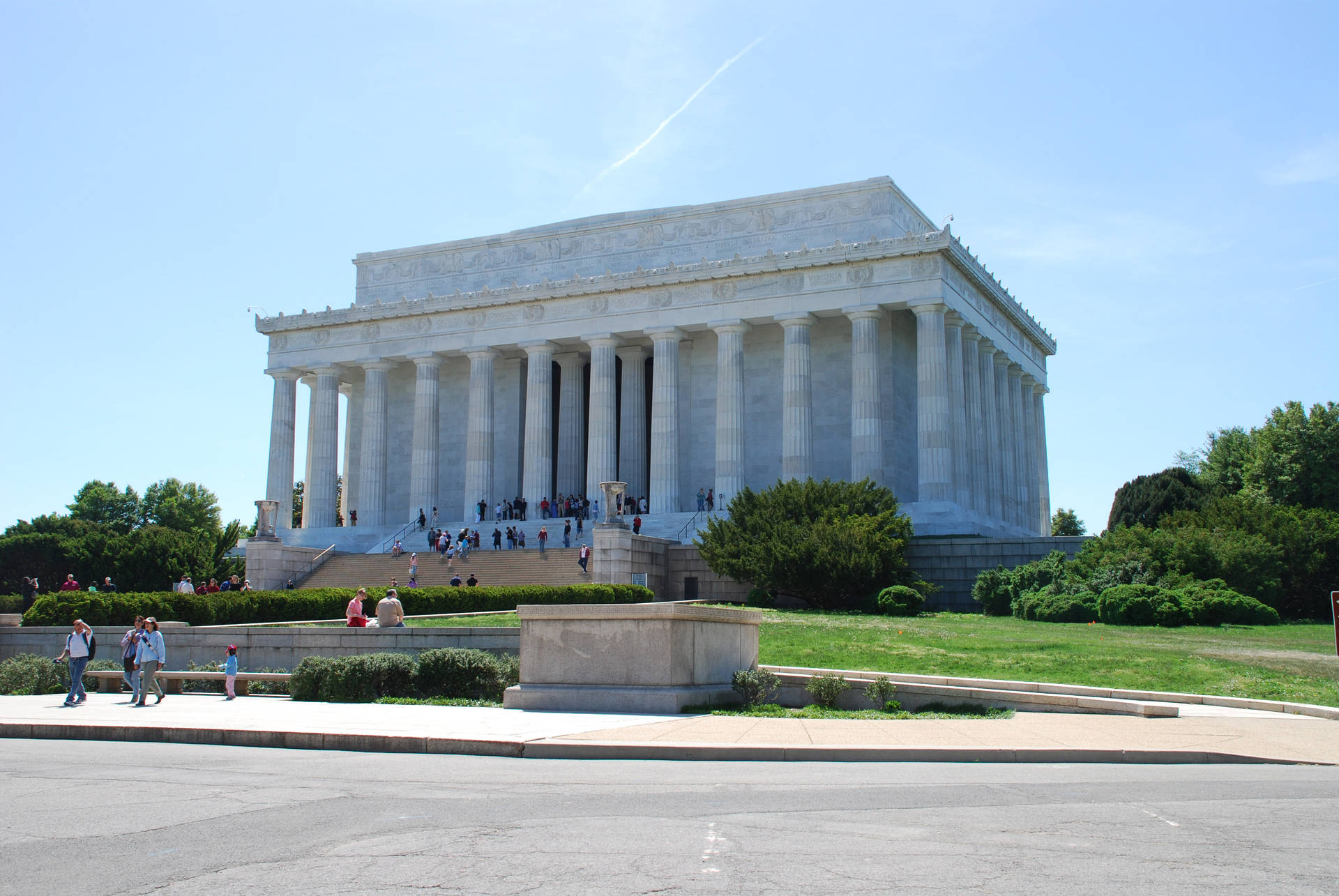 National Mall Lincoln Memorial Clear Sky Background