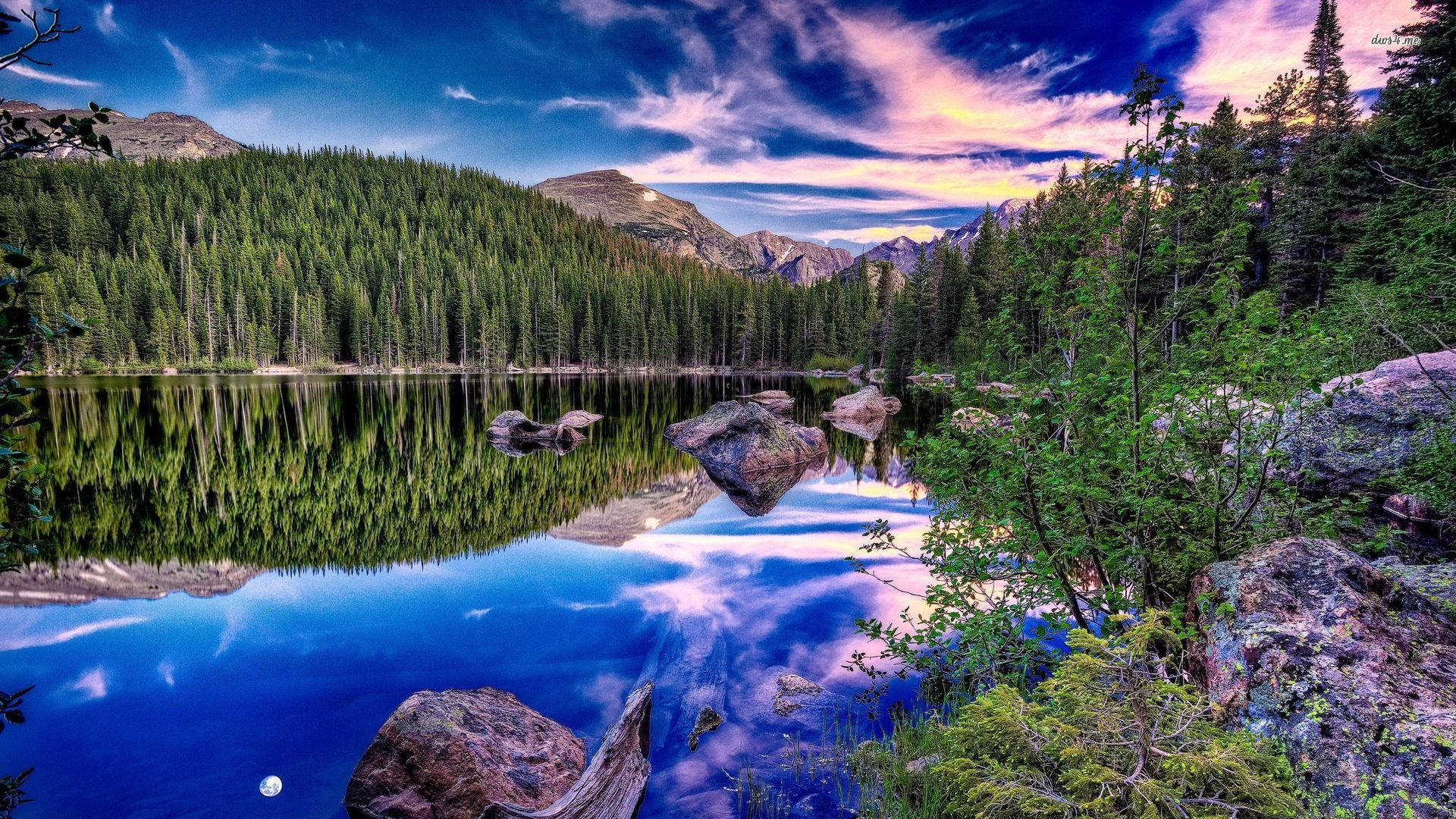 Natural Lake Reflection In Idaho Background