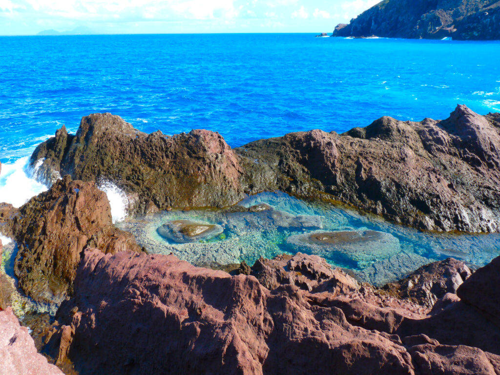 Natural Pools Of Back Bay, Sint Maarten Background