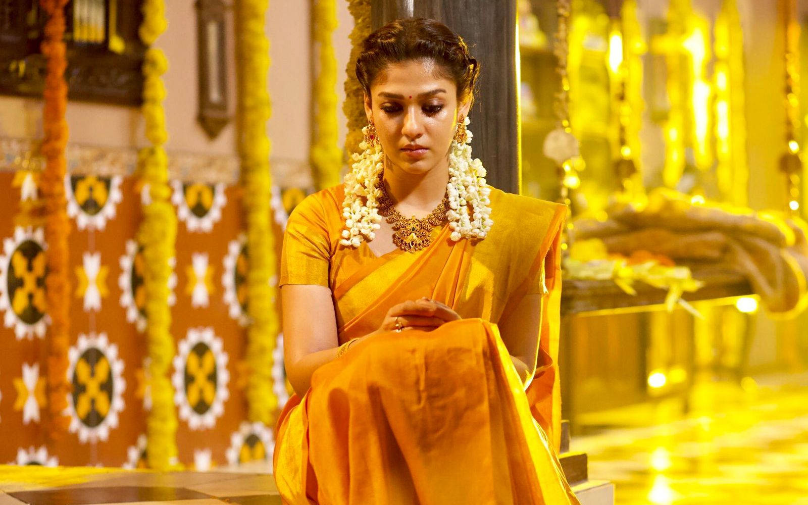 Nayanthara Yellow Aesthetic Saree And Background