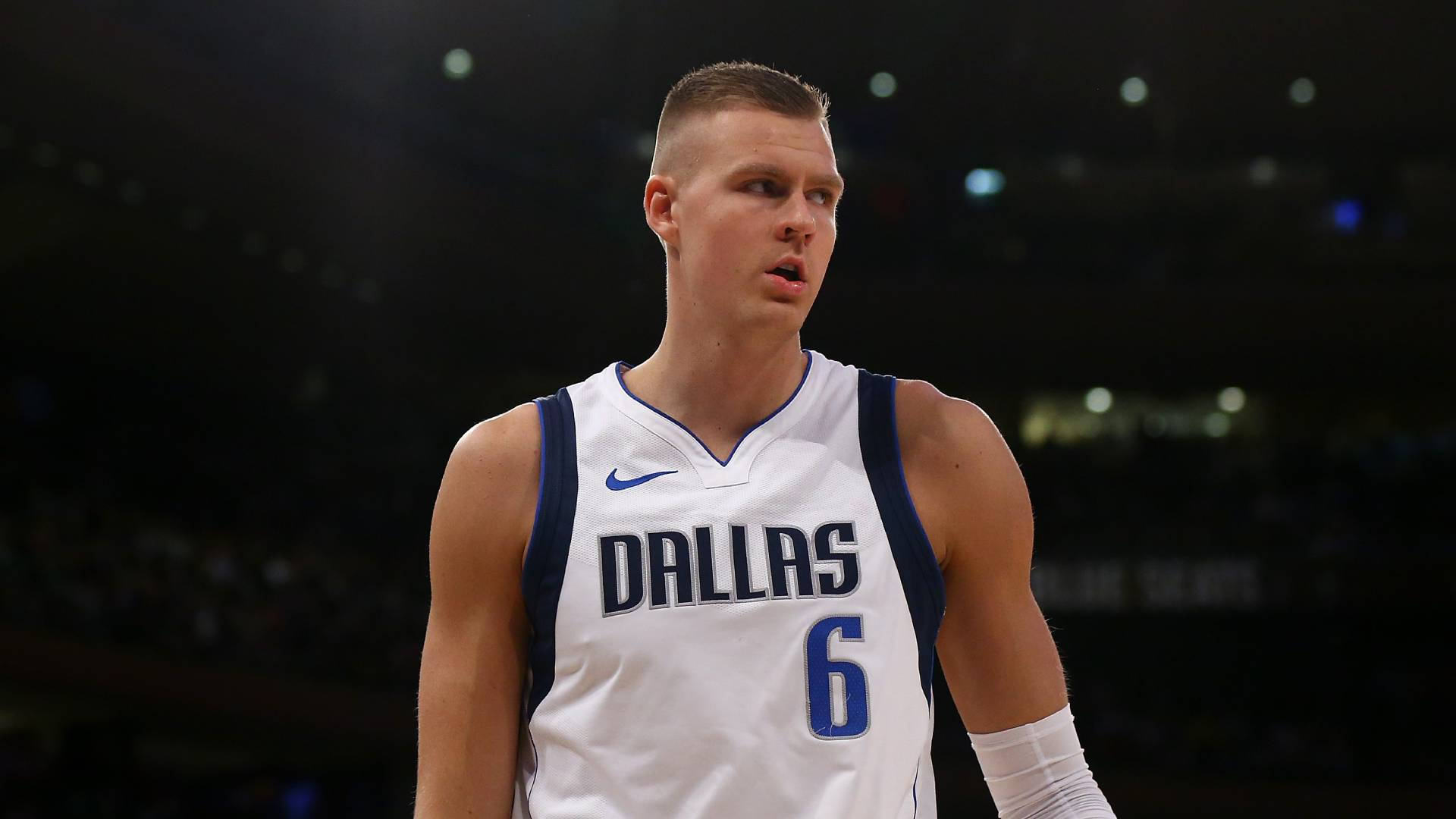 Nba Athlete Dallas Kristaps Porzingis