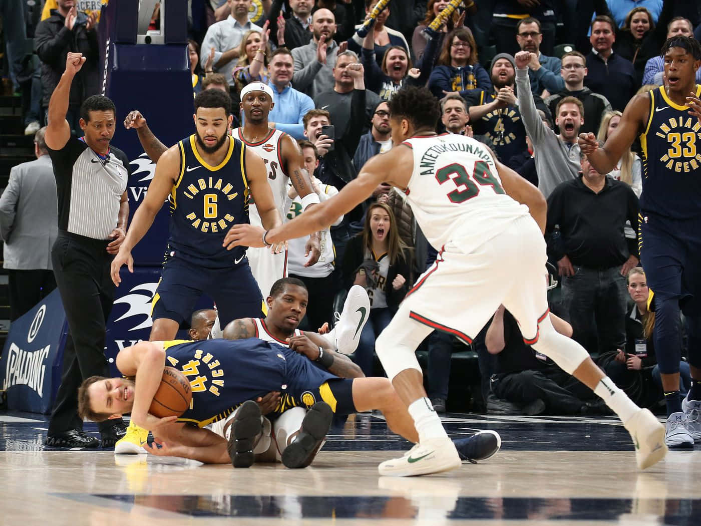 Nba Bojan Bogdanovic Personal Foul Background
