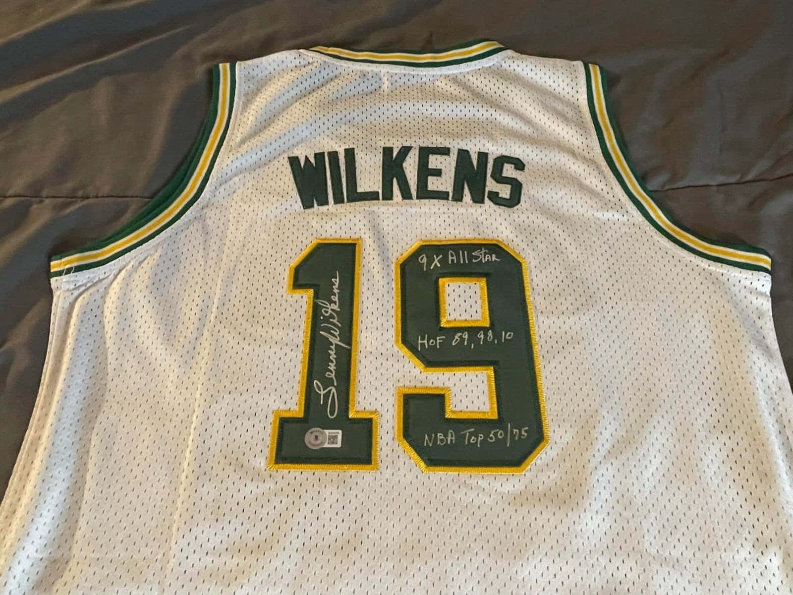 Nba Legend Lenny Wilkens Coaching The Seattle Supersonics Background