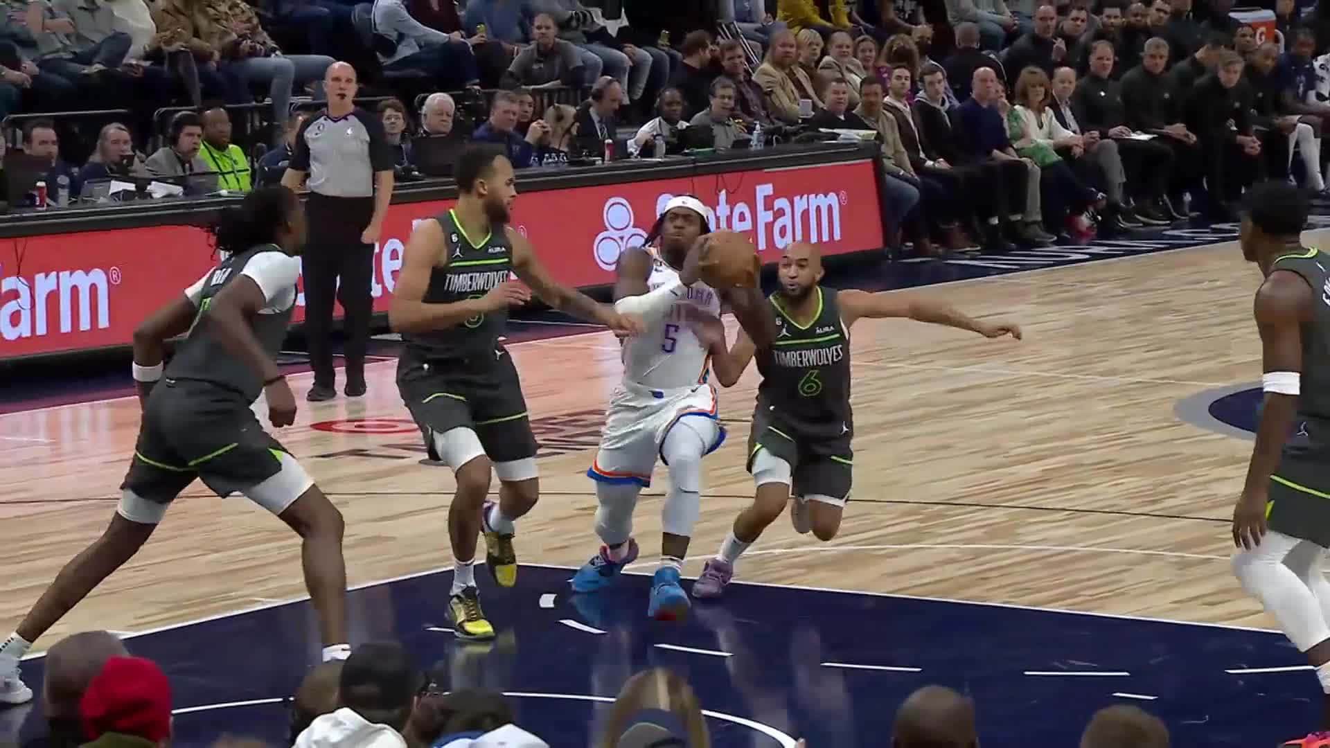 Nba Luguentz Dort Against Minnesota Timberwolves Background
