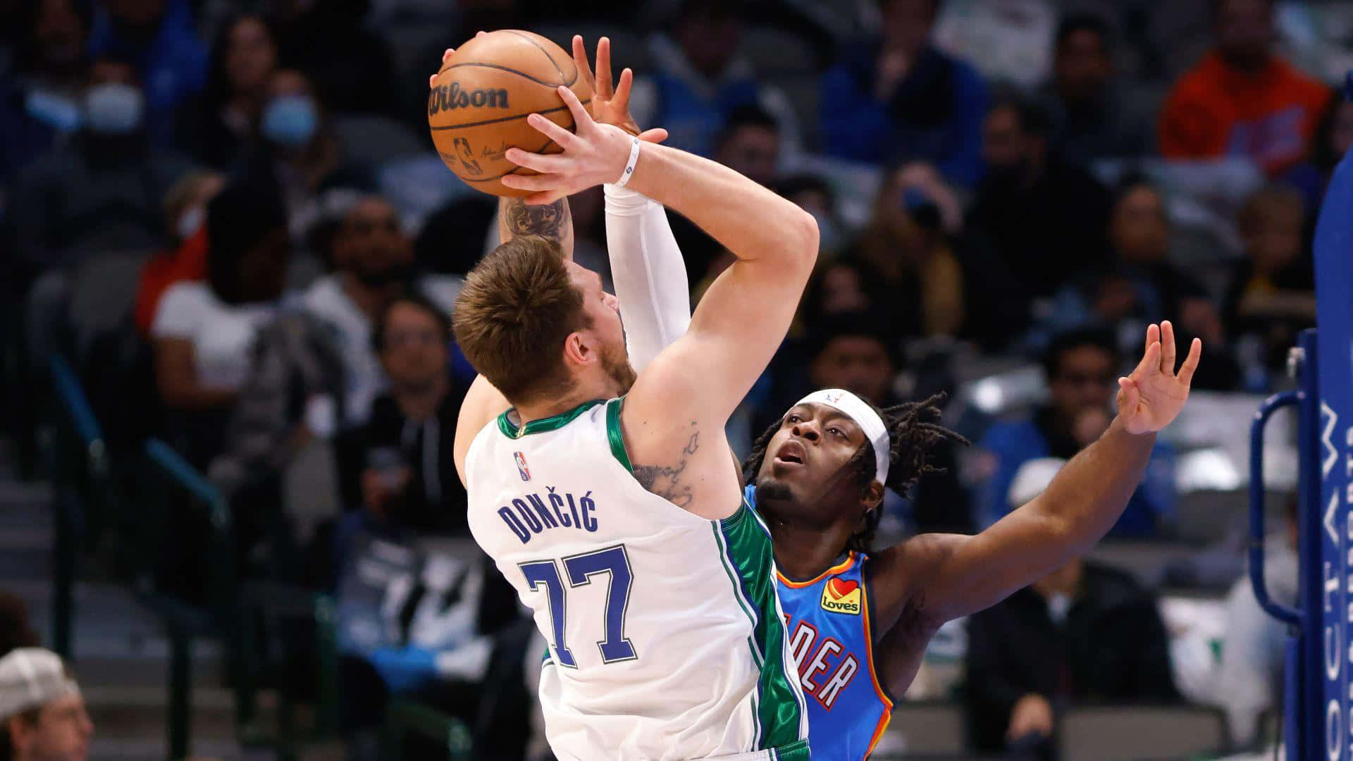 Nba Luguentz Dort Block Luka Doncic Background