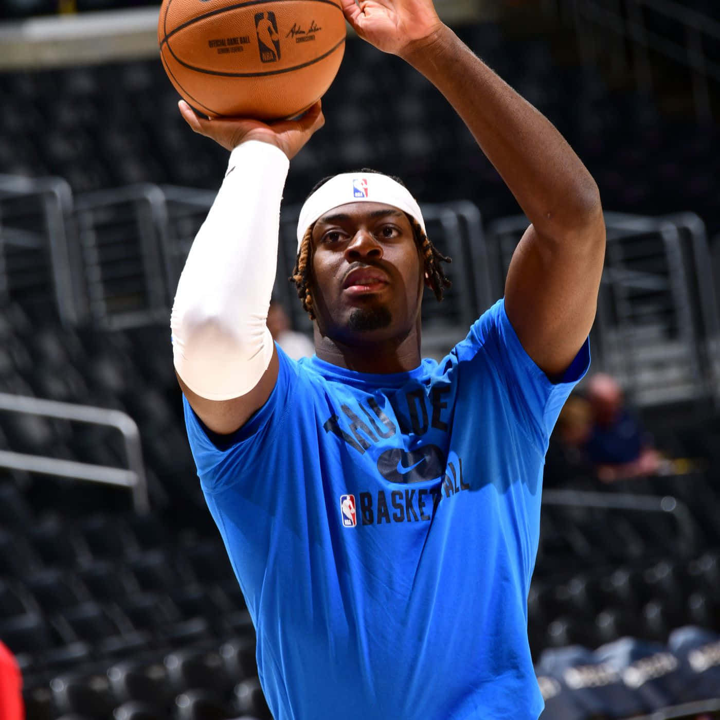 Nba No. 5 Luguentz Dort Background