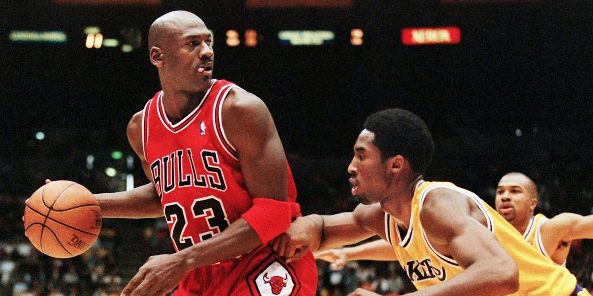 Nba Players Kobe Bryant And Michael Jordan 1998 Game Background