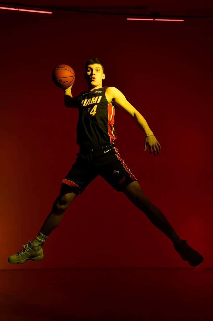 Nba Shooting Guard Tyler Herro Background