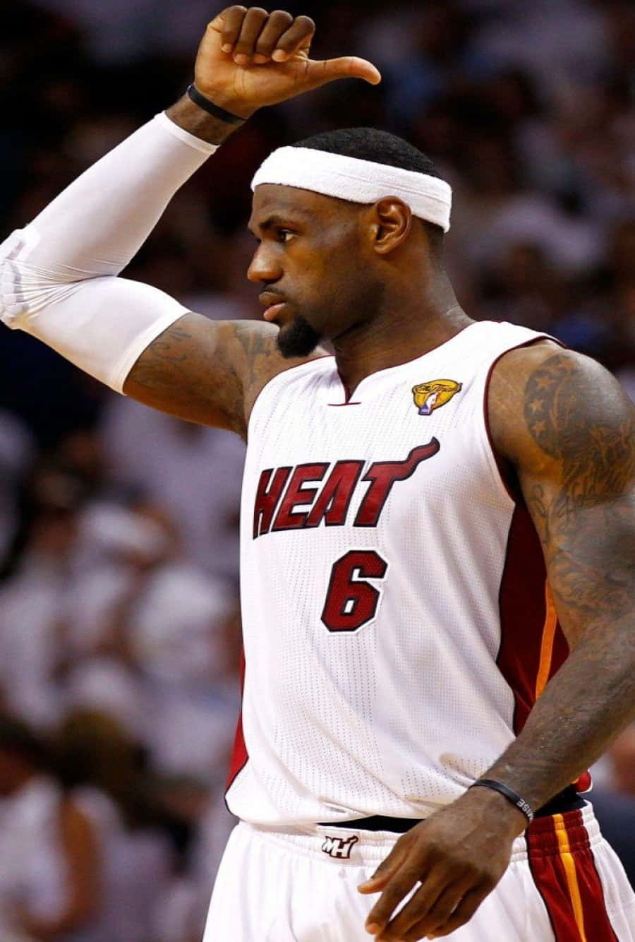 Nba Star Lebron James Using His Latest Iphone Background