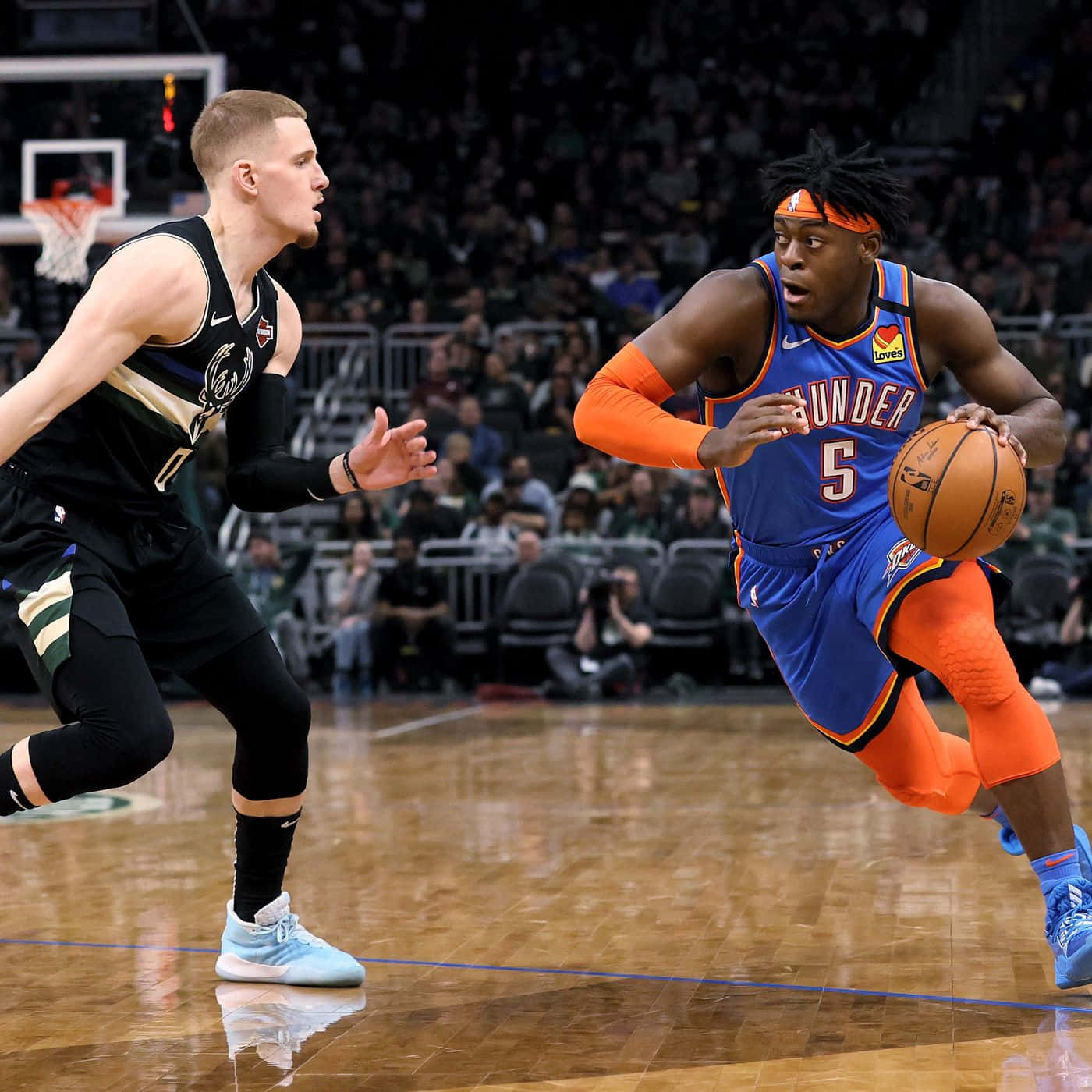 Nba Thunder Luguentz Dort Fast Break Background