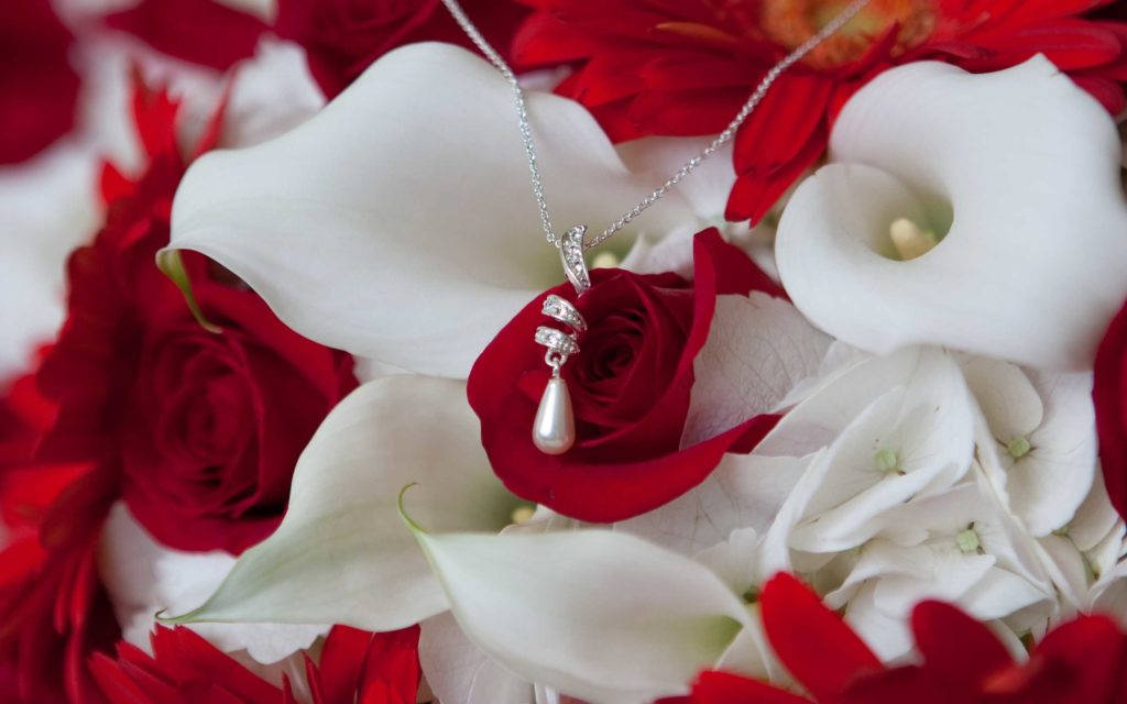 Necklace With Love Rose Hd Background