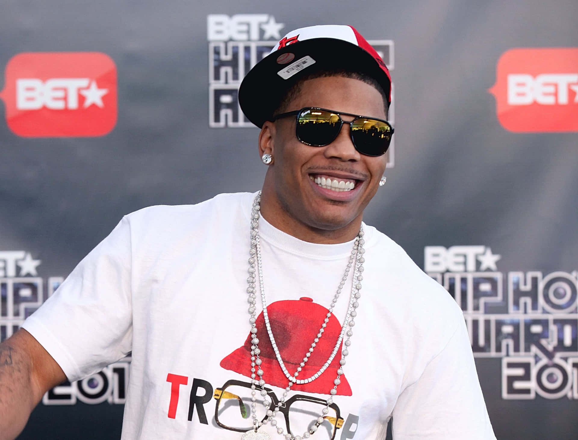Nelly Smiling At Bet Hip Hop Awards 2011