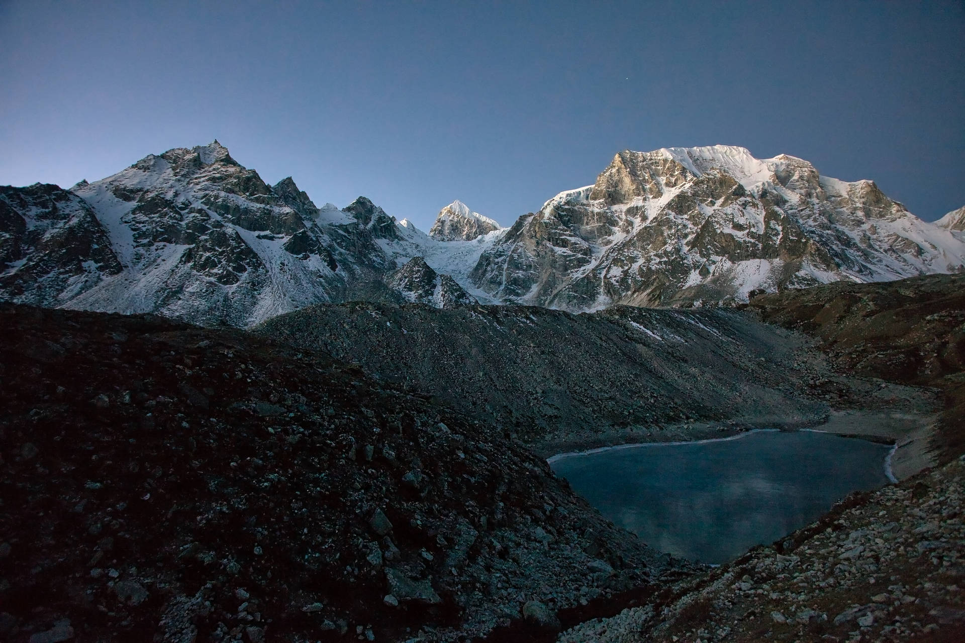 Nepal Manaslu Circuit Background