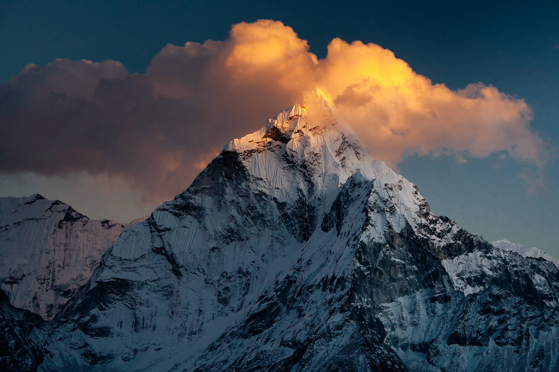 Nepal Mount Everest Background