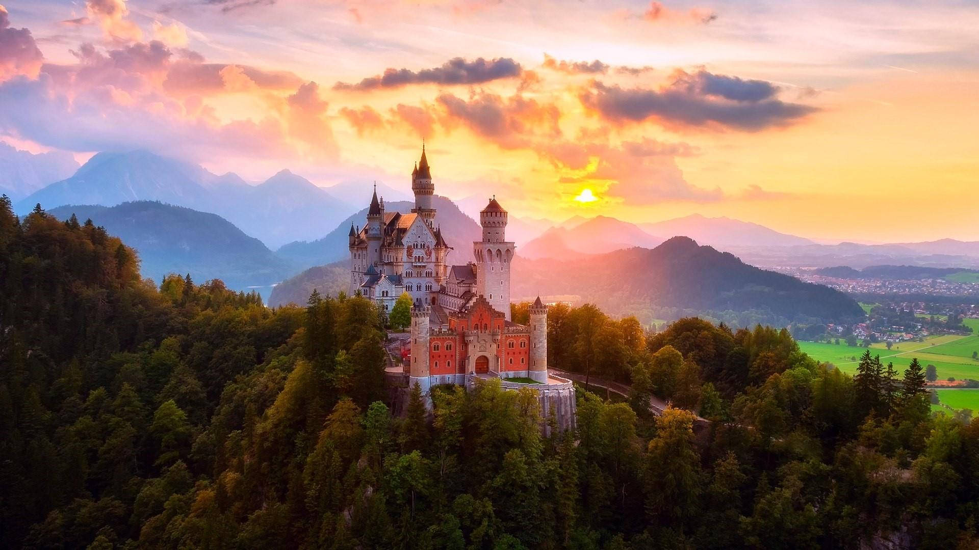 Neuschwanstein Castle - A Romantic Fairytale Of Bavaria Background