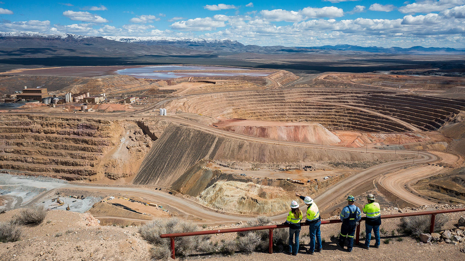 Nevada Gold Mines In Turquoise Ridge Background