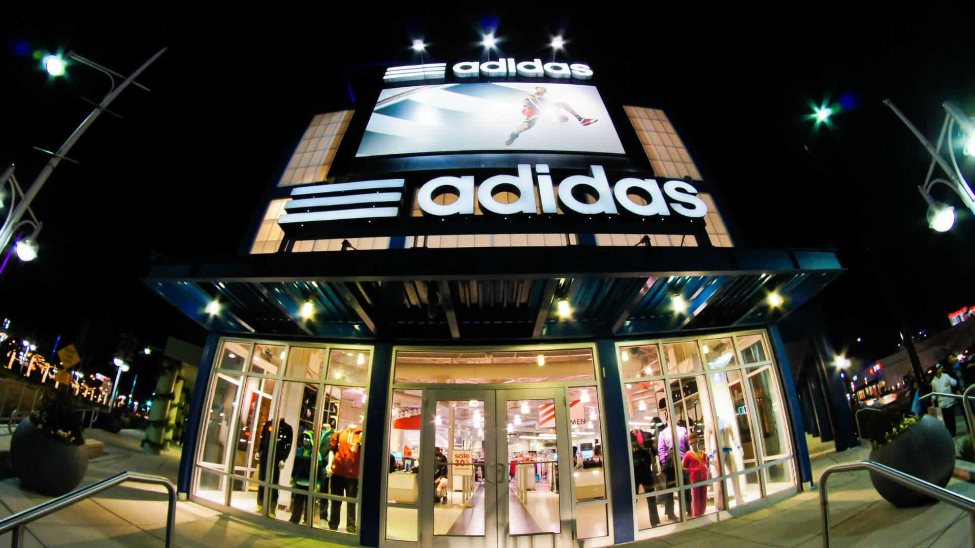 New Adidas Sports Shop Uptown