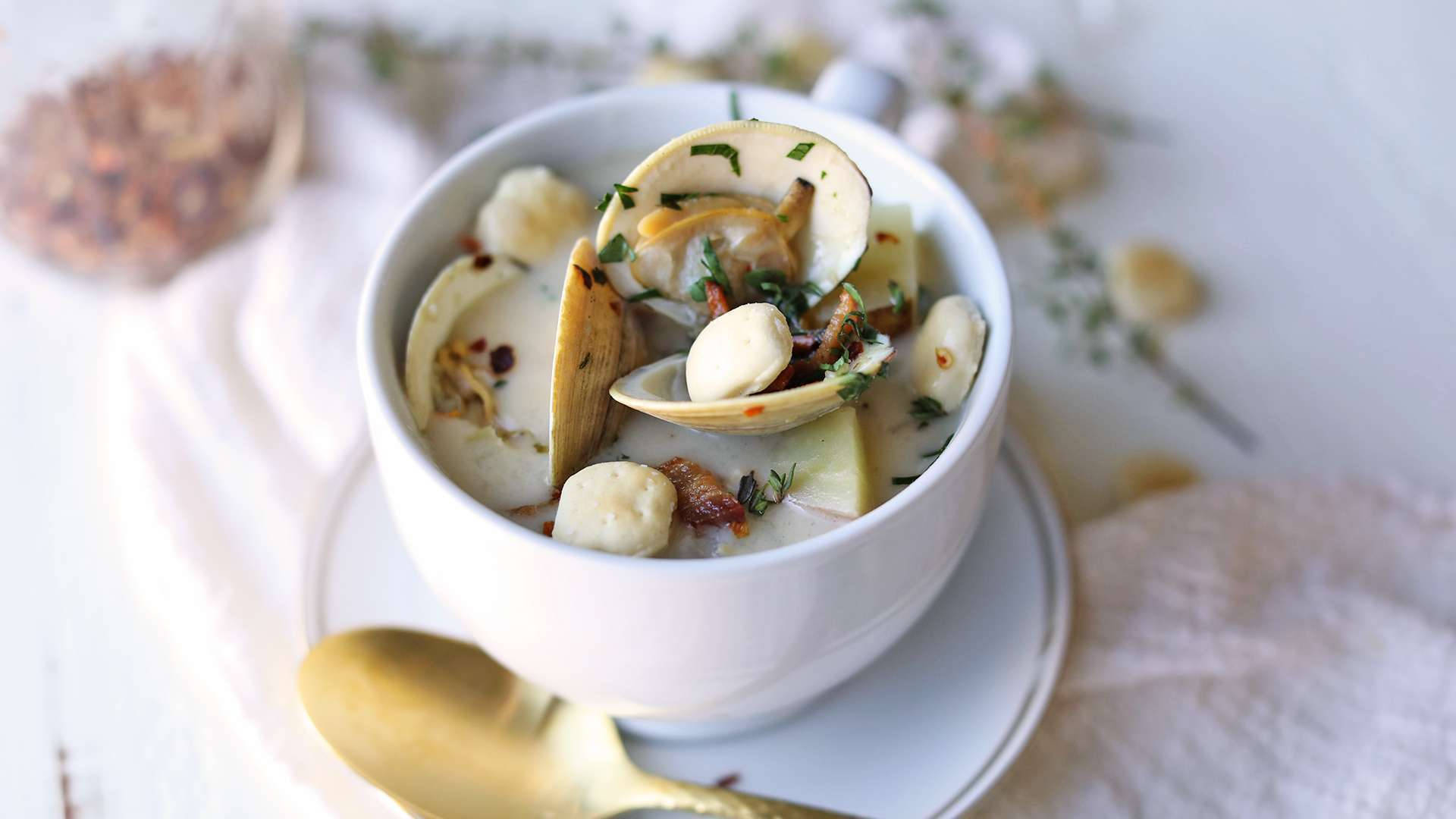 New England Clam Chowder With Shells