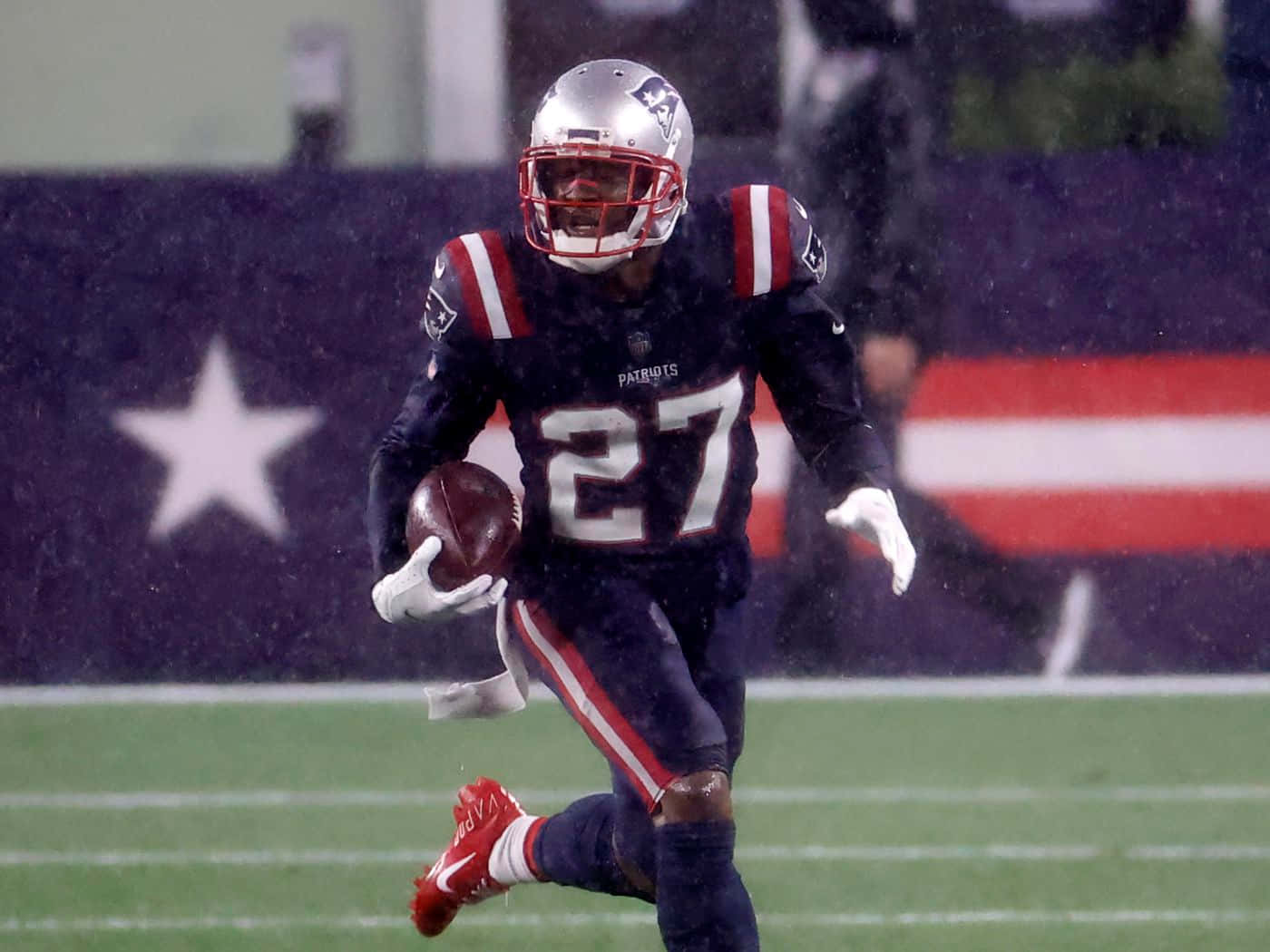 New England Cornerback Jc Jackson Against Baltimore Ravens Background