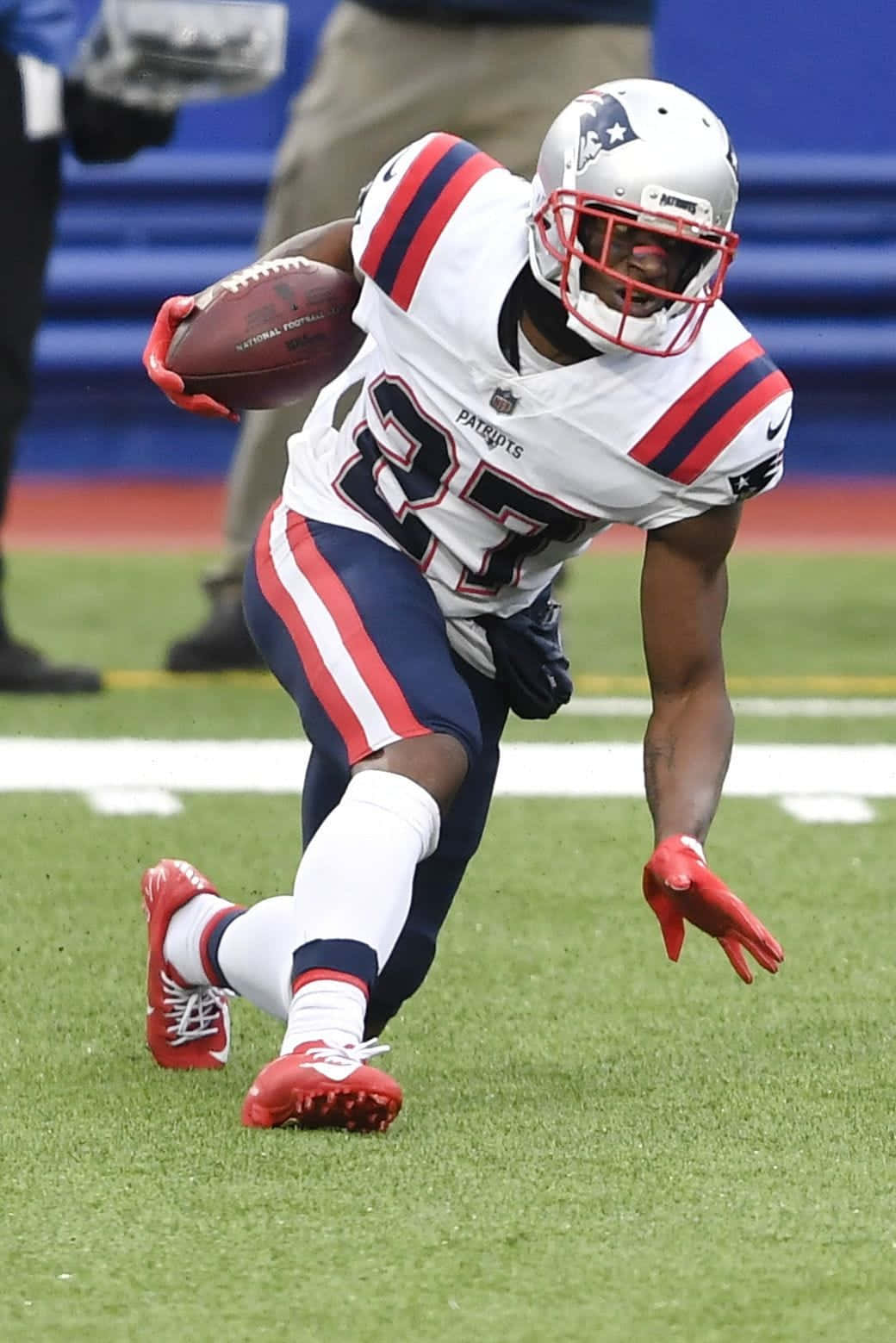 New England Patriots Cornerback Jc Jackson Against Buffalo Bills Background