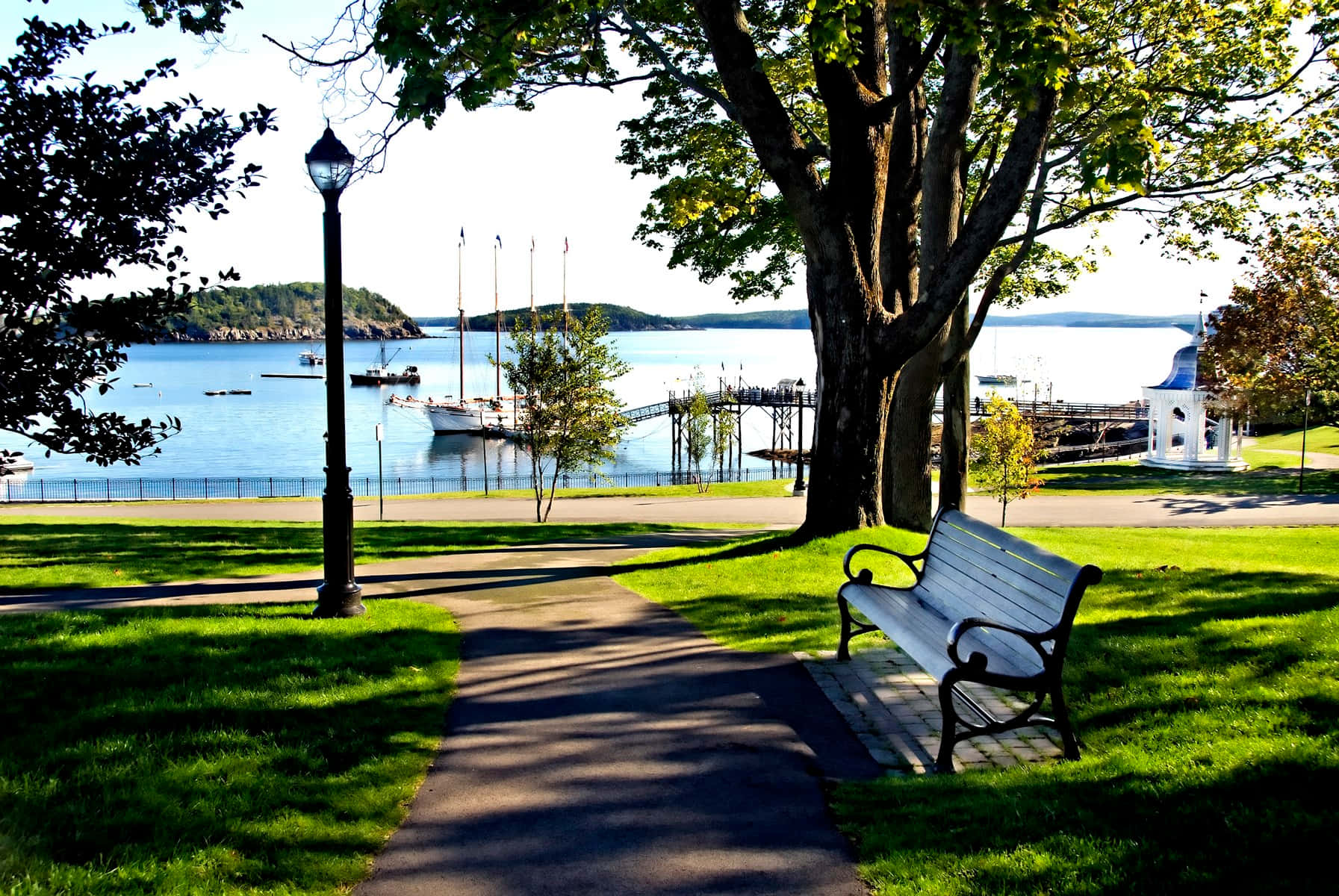 New England Summer Park Sea Background