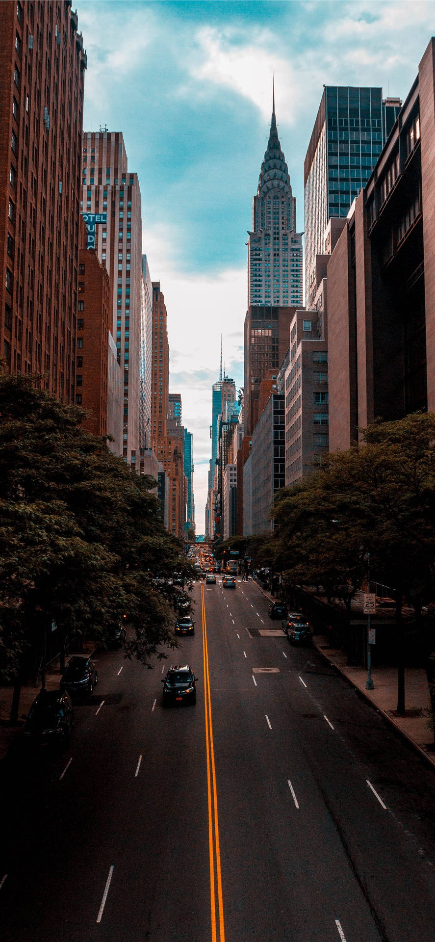 New York Hd Iphone Road Between Buildings Background