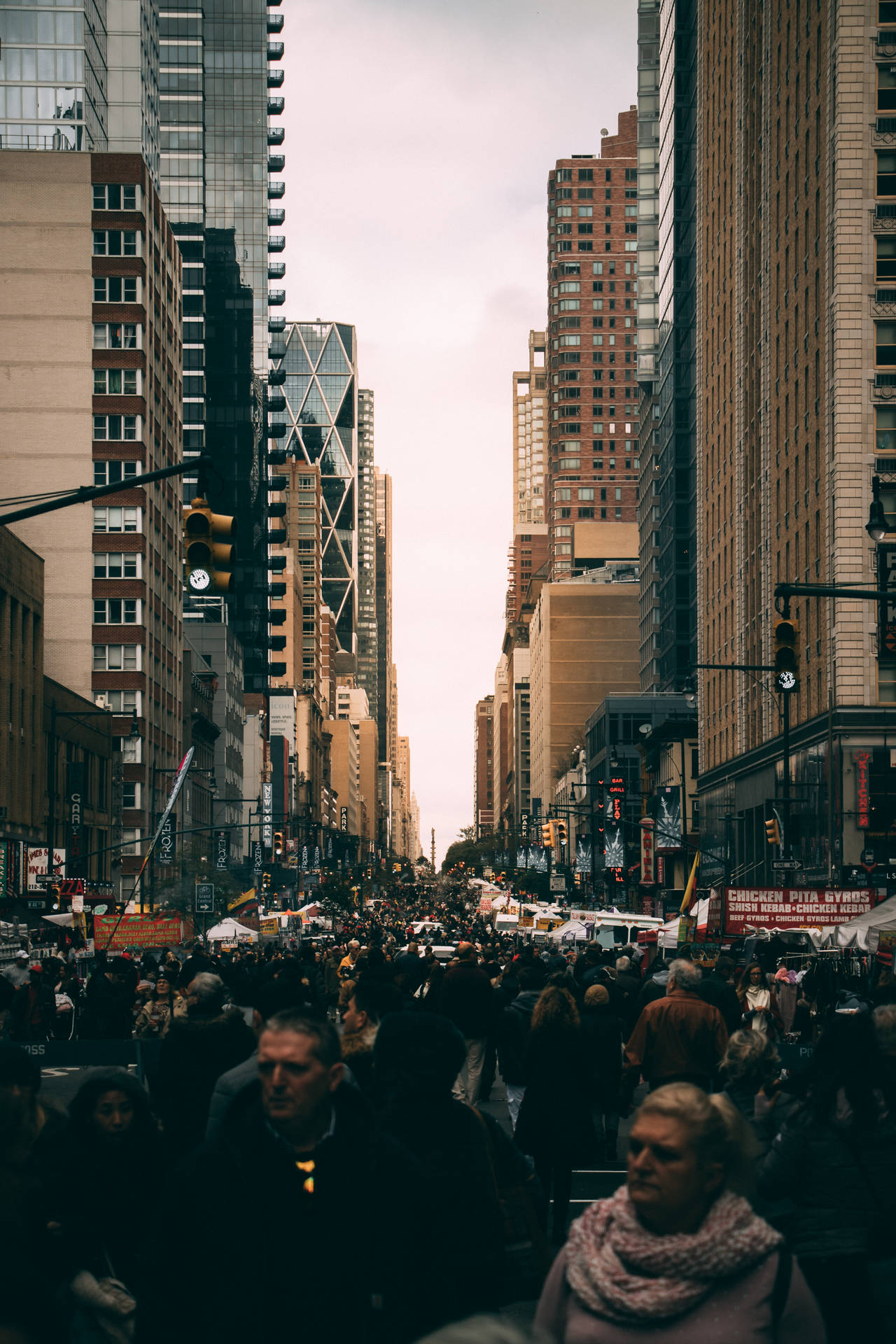 New York Hd Overcrowded Streets Background