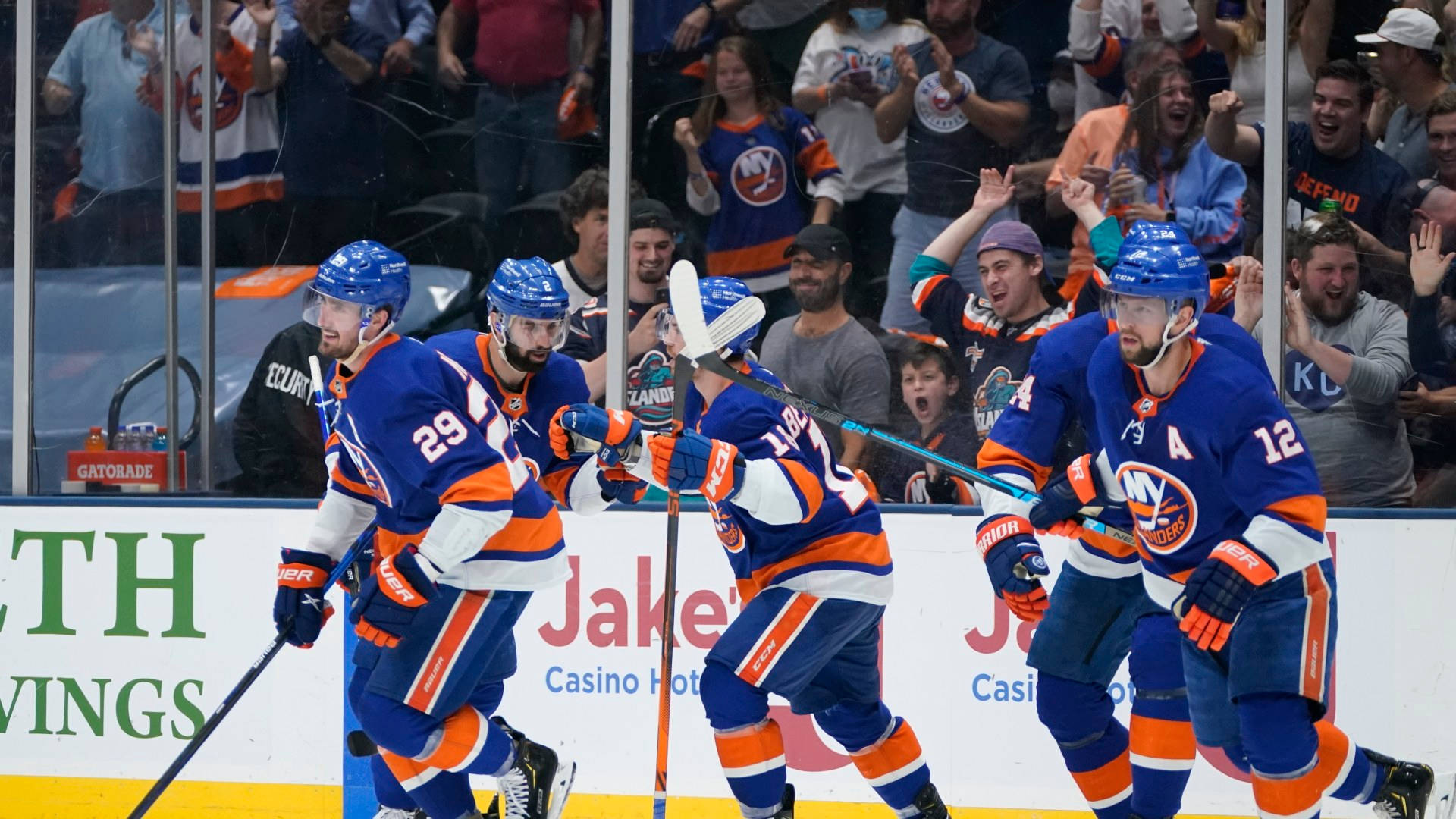 New York Islanders Hockey Players Background