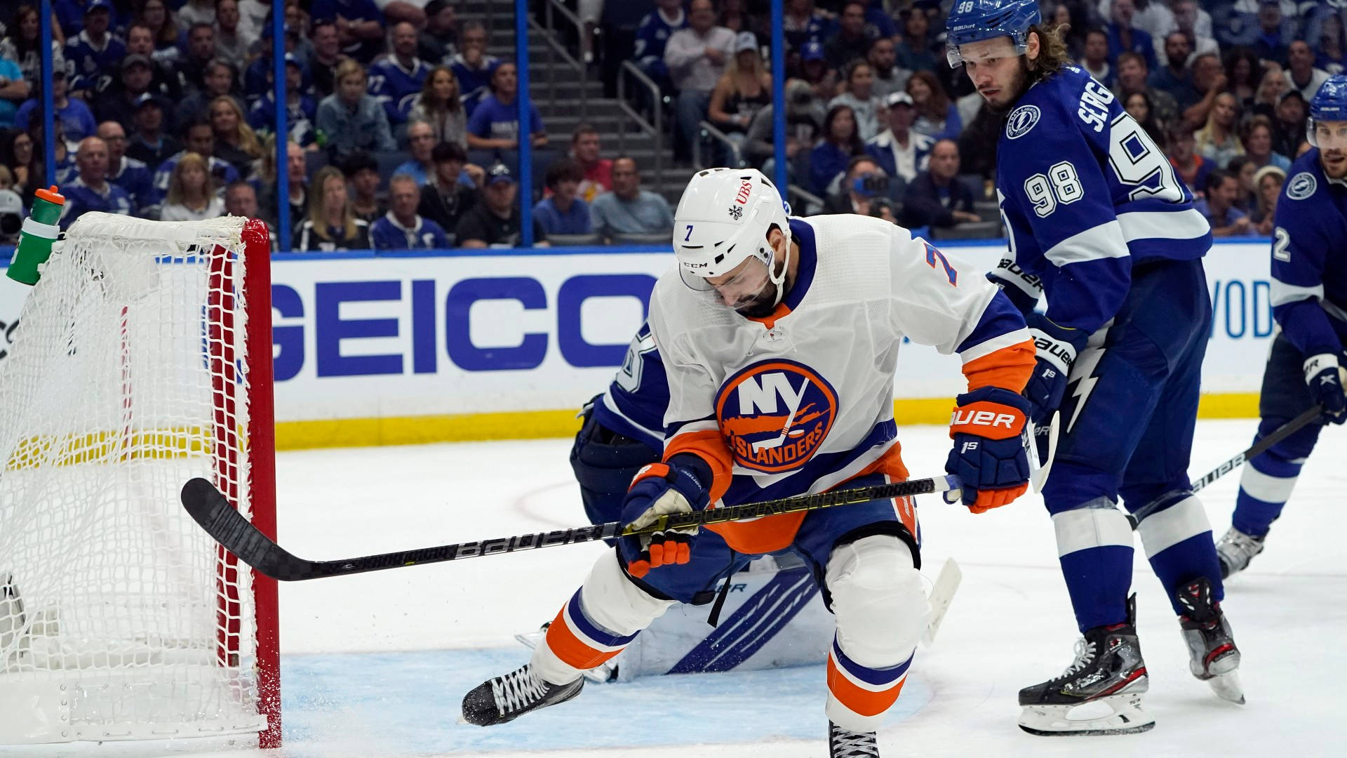 New York Islanders Player Aims