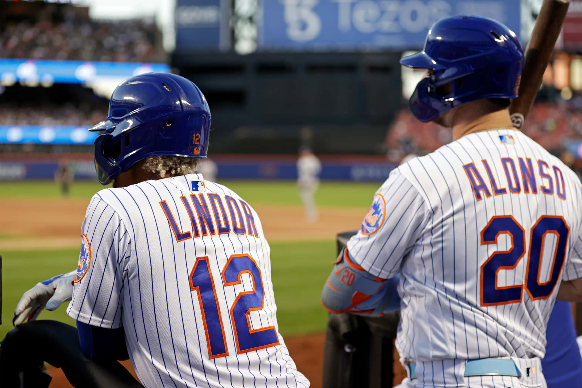 New York Mets' Pete Alonso In Action Background