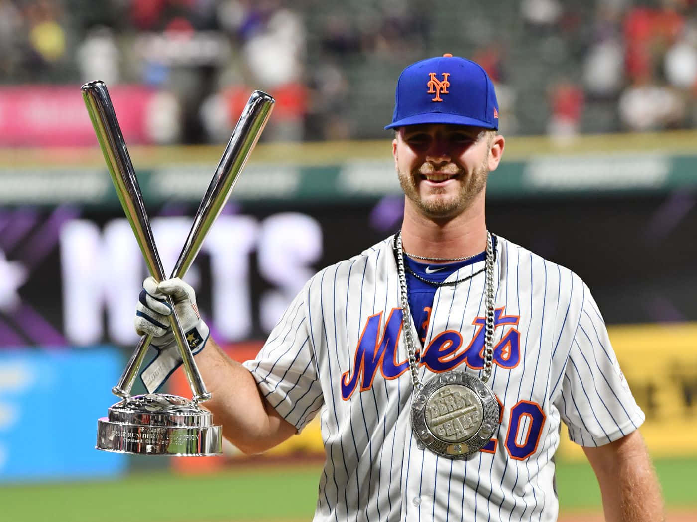 New York Mets Superstar Pete Alonso Background