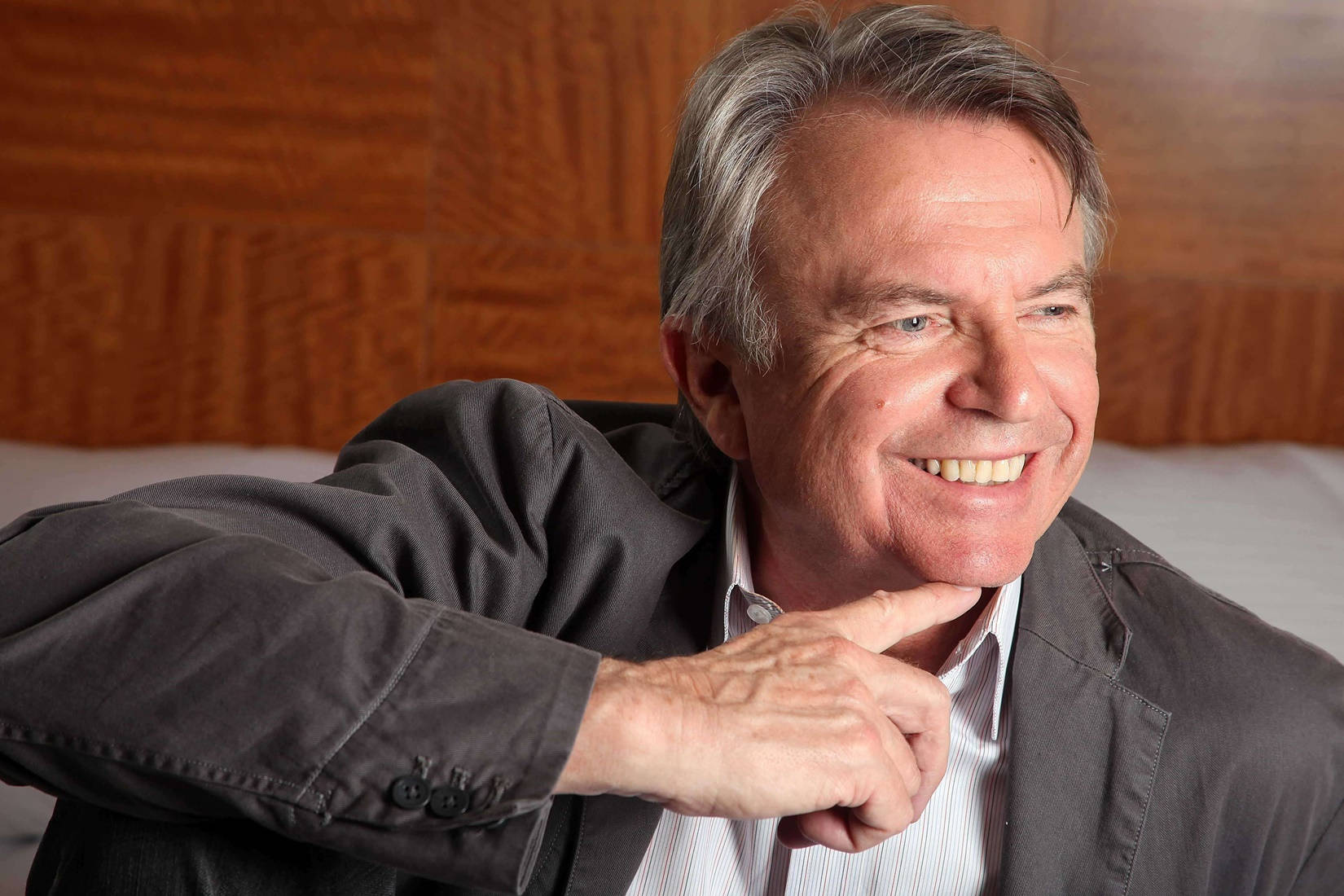 New Zealand Actor Sam Neill Medium Shot Background