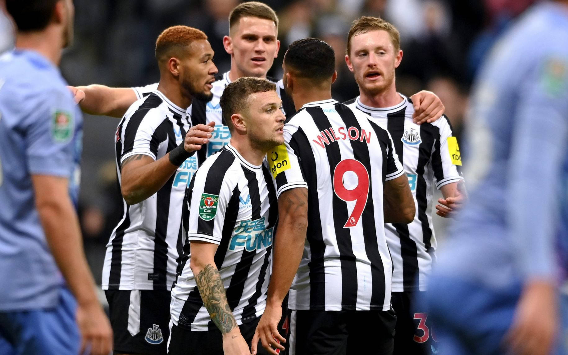 Newcastle United Fc Players Circling In