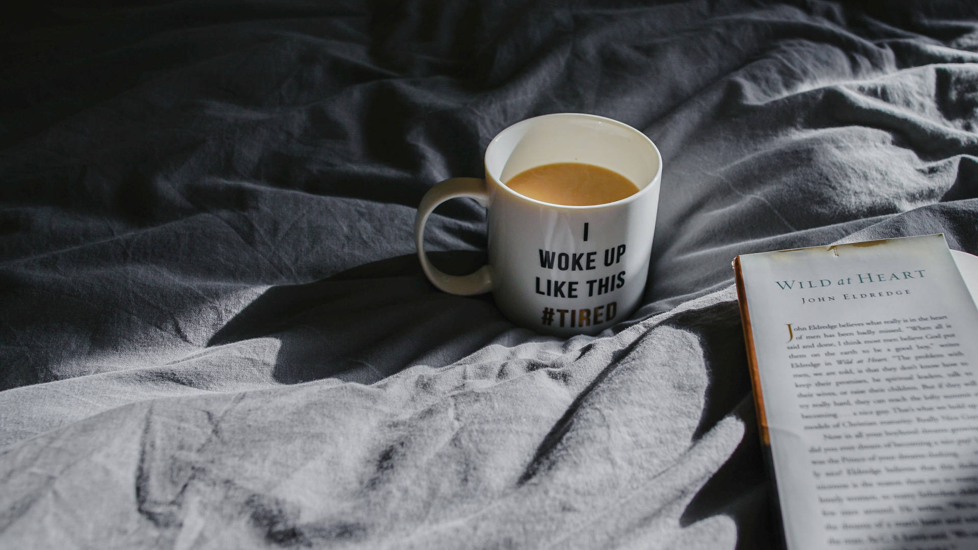 Newspaper Ceramic Mug Bed