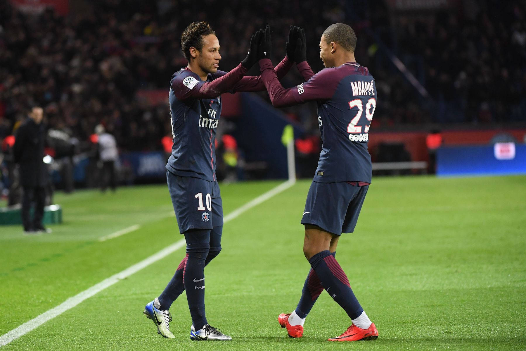 Neymar And Kylian Mbappe 4k Double High Fives Background