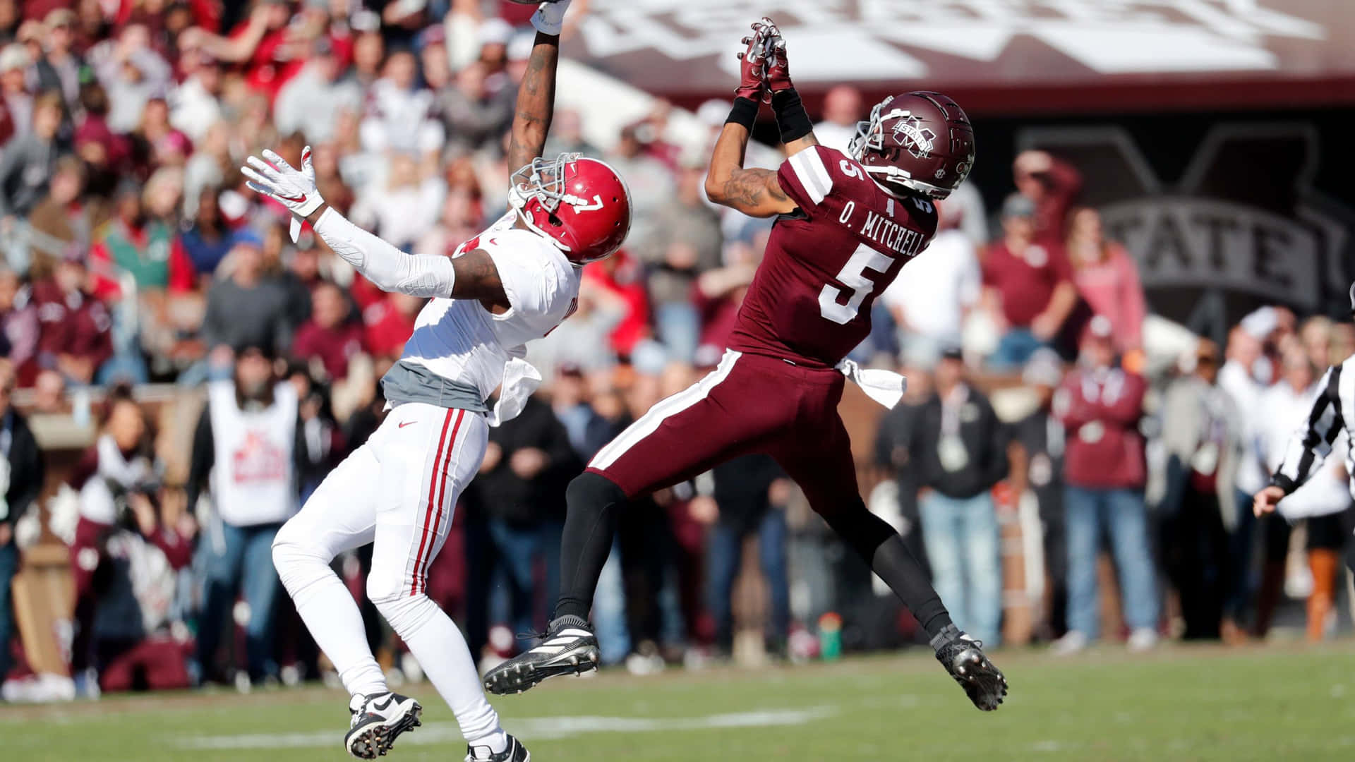 Nfl Cornerback Trevon Diggs Playing His Best Background