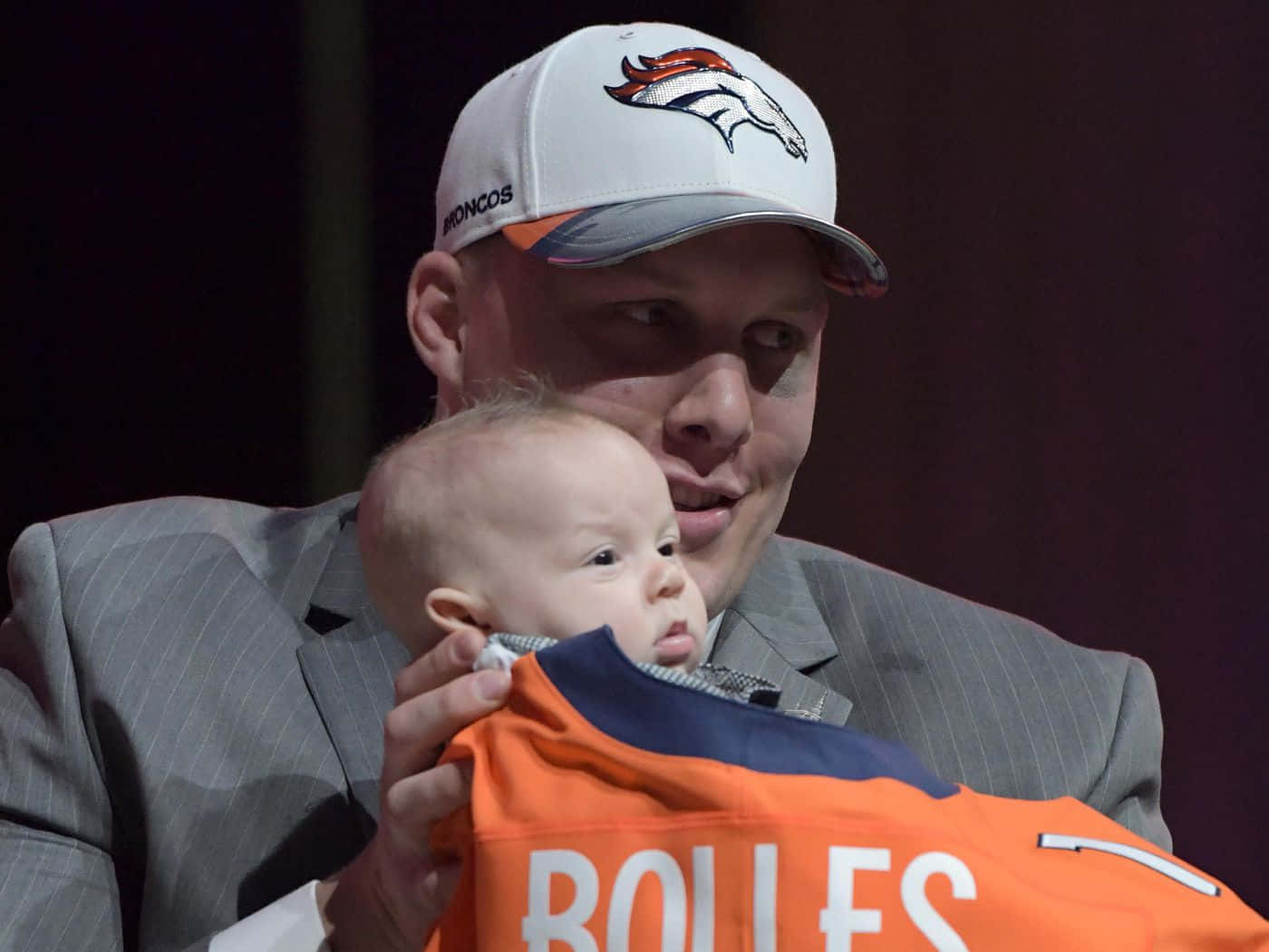 Nfl Draft 2017 Garett Bolles With His Son Background