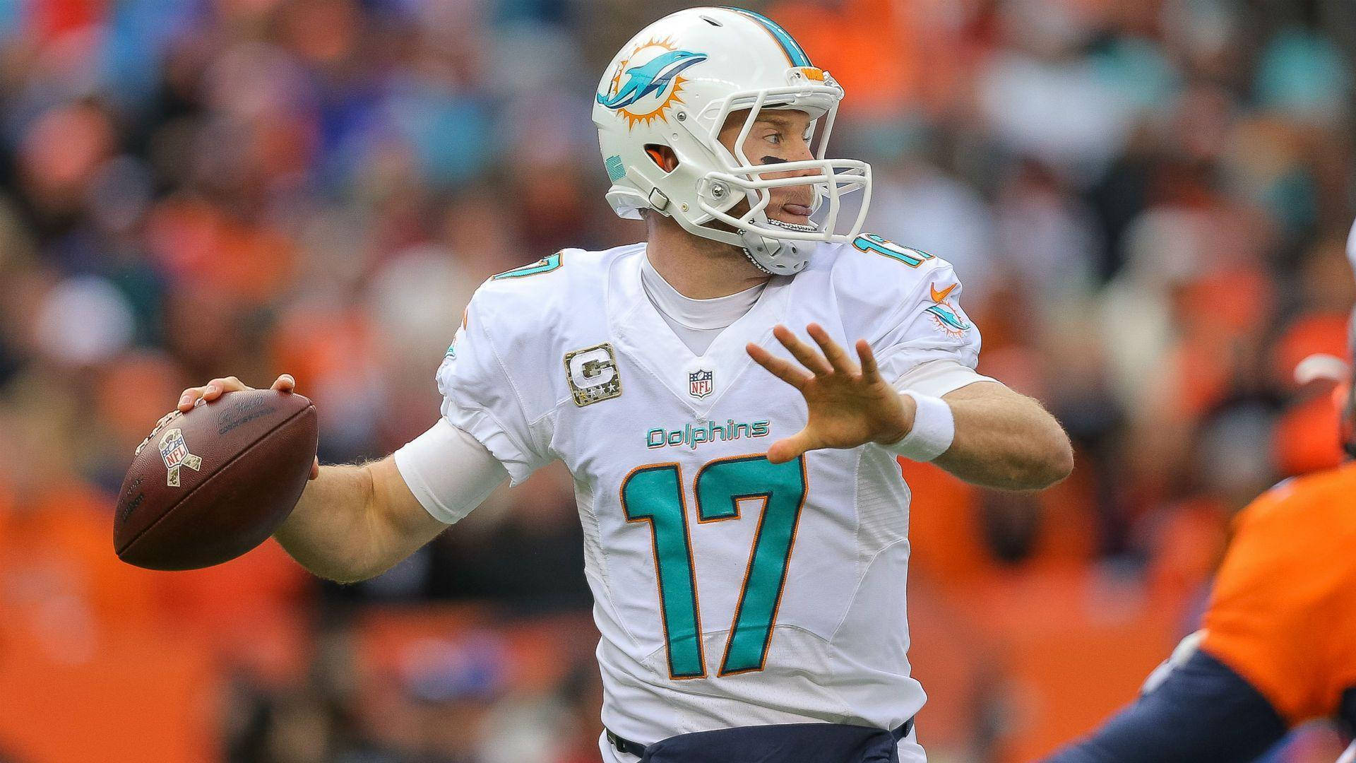 Nfl Miami Dolphins Quarterback Game Ryan Tannehill Background