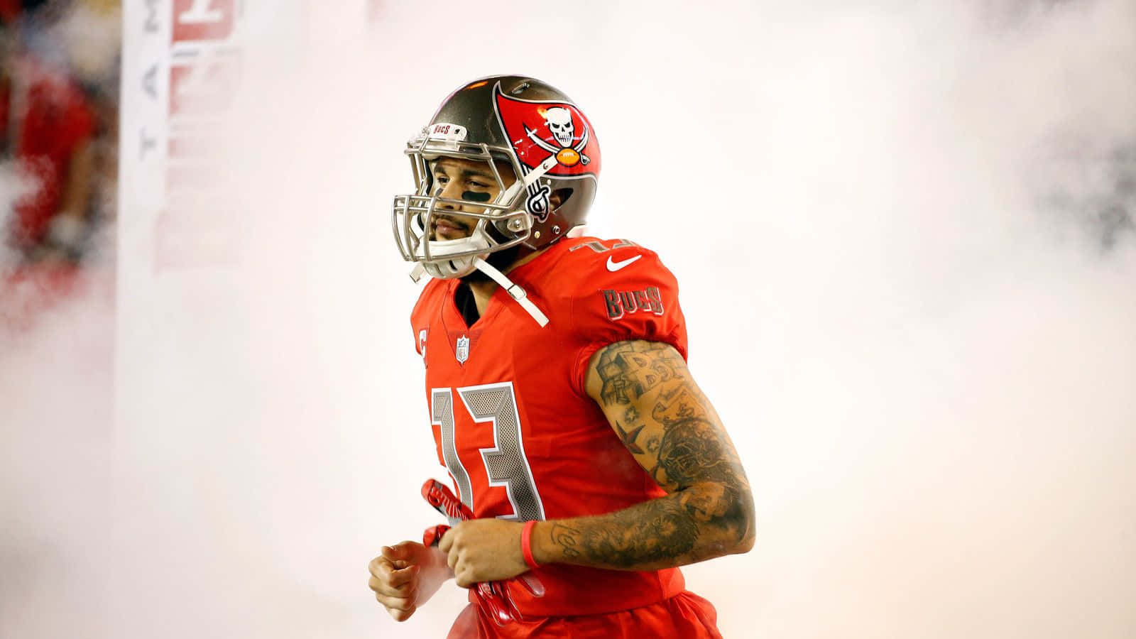 Nfl Player Mike Evans Background