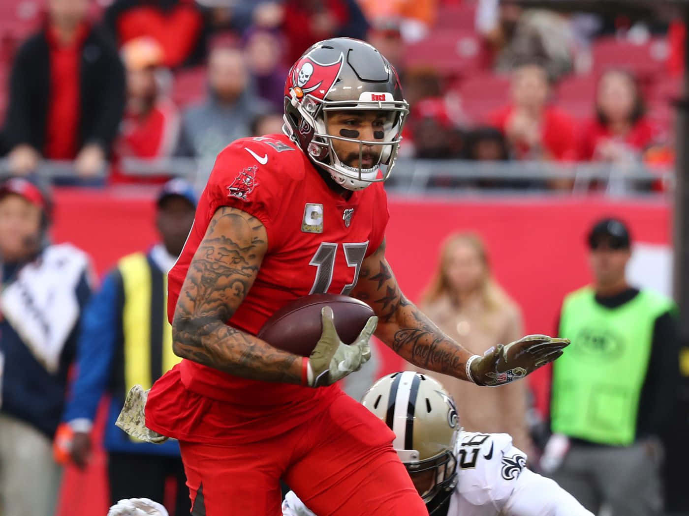 Nfl Player Mike Evans At Hard Rock Stadium Background