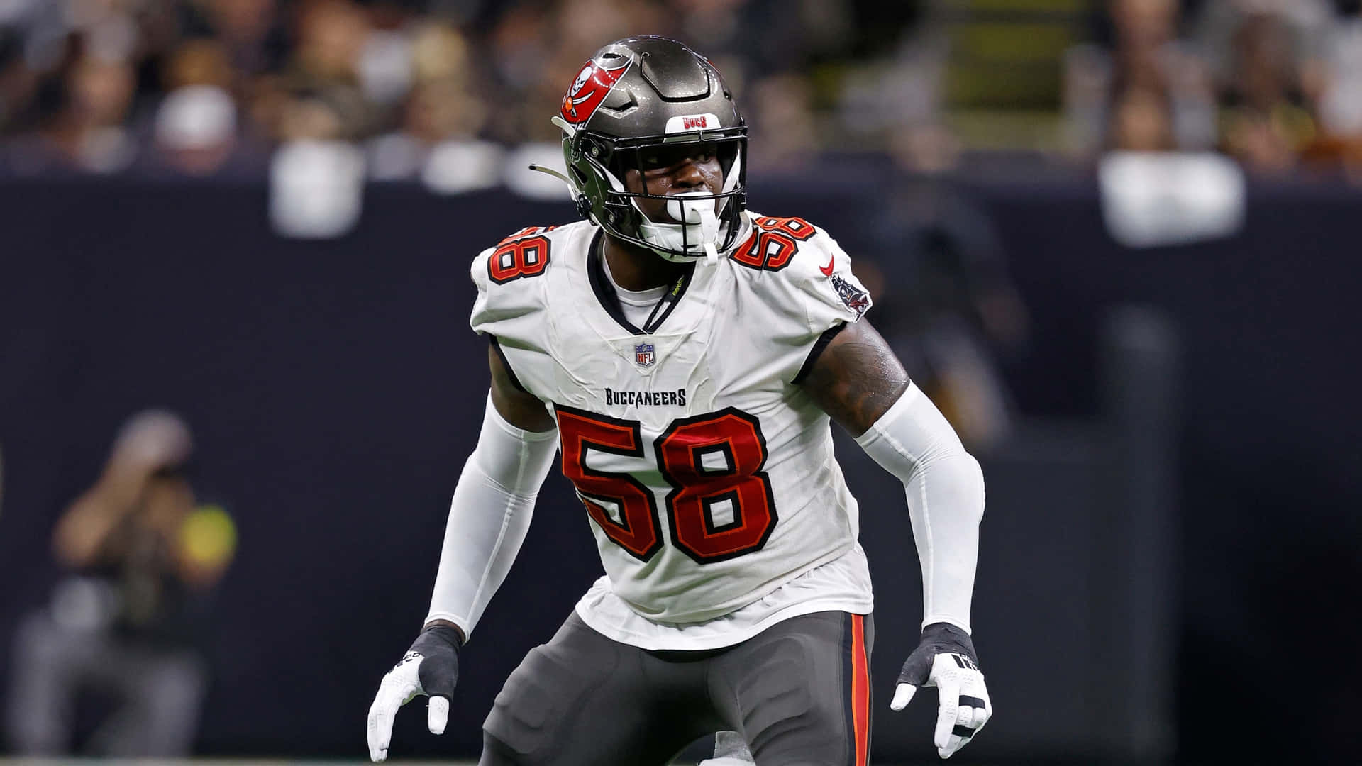 Nfl Player Shaquil Barrett Linebacker Background