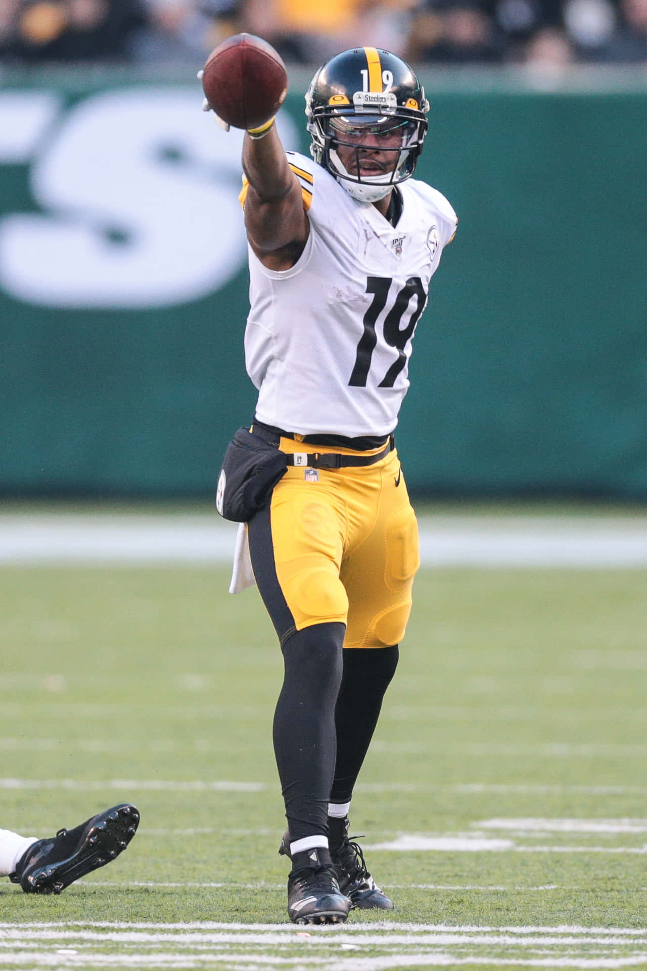 Nfl Star Juju Smith Schuster Background