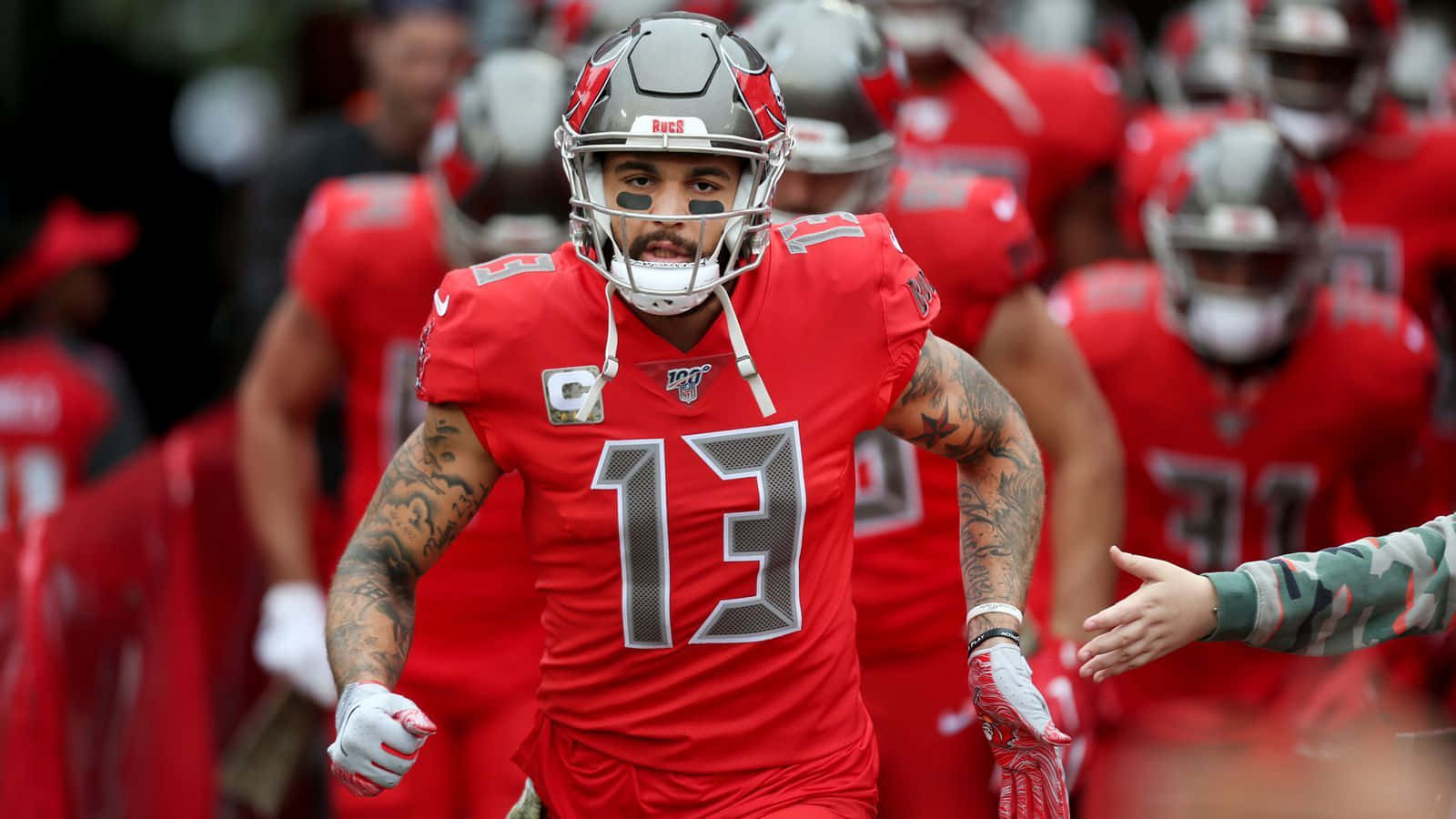 Nfl Star, Mike Evans Background