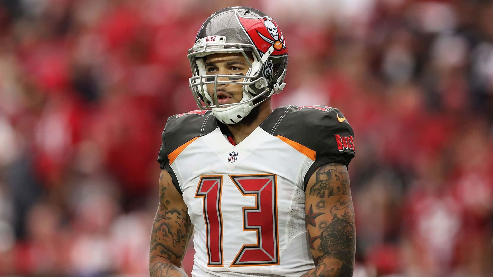 Nfl Wide Receiver Mike Evans Of The Tampa Bay Buccaneers Background