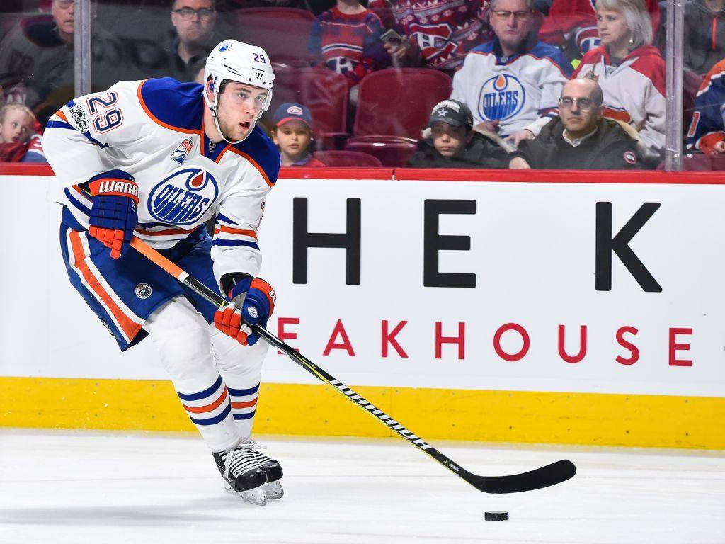 Nhl Edmonton Oilers Captain Leon Draisaitl Background