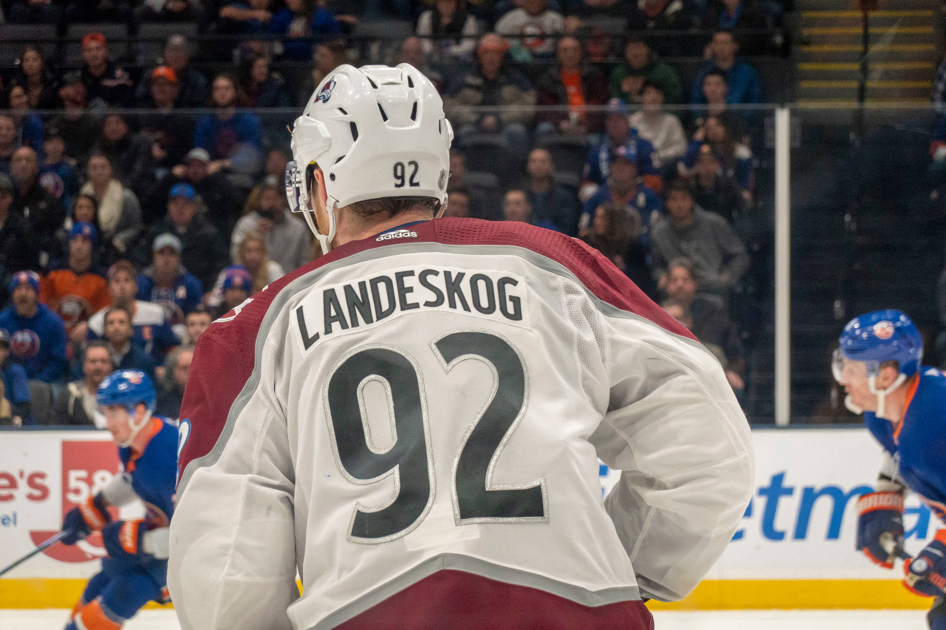 Nhl Gabriel Landeskog Captain Background