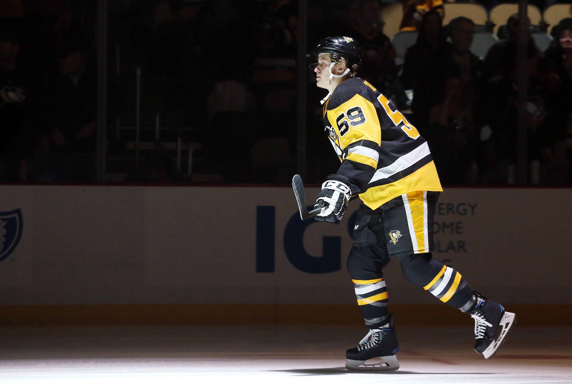 Nhl Player Jake Guentzel Background