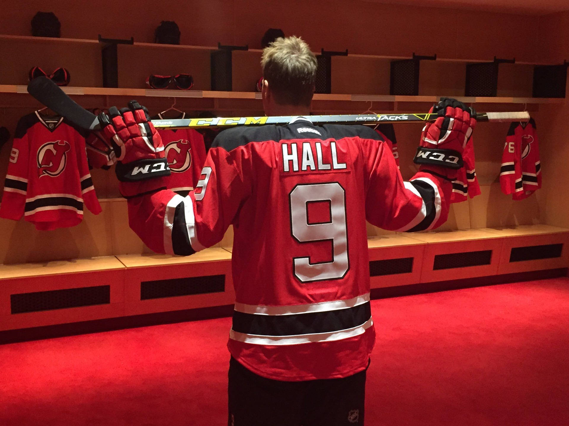 Nhl Player No. 9 Taylor Hall Background